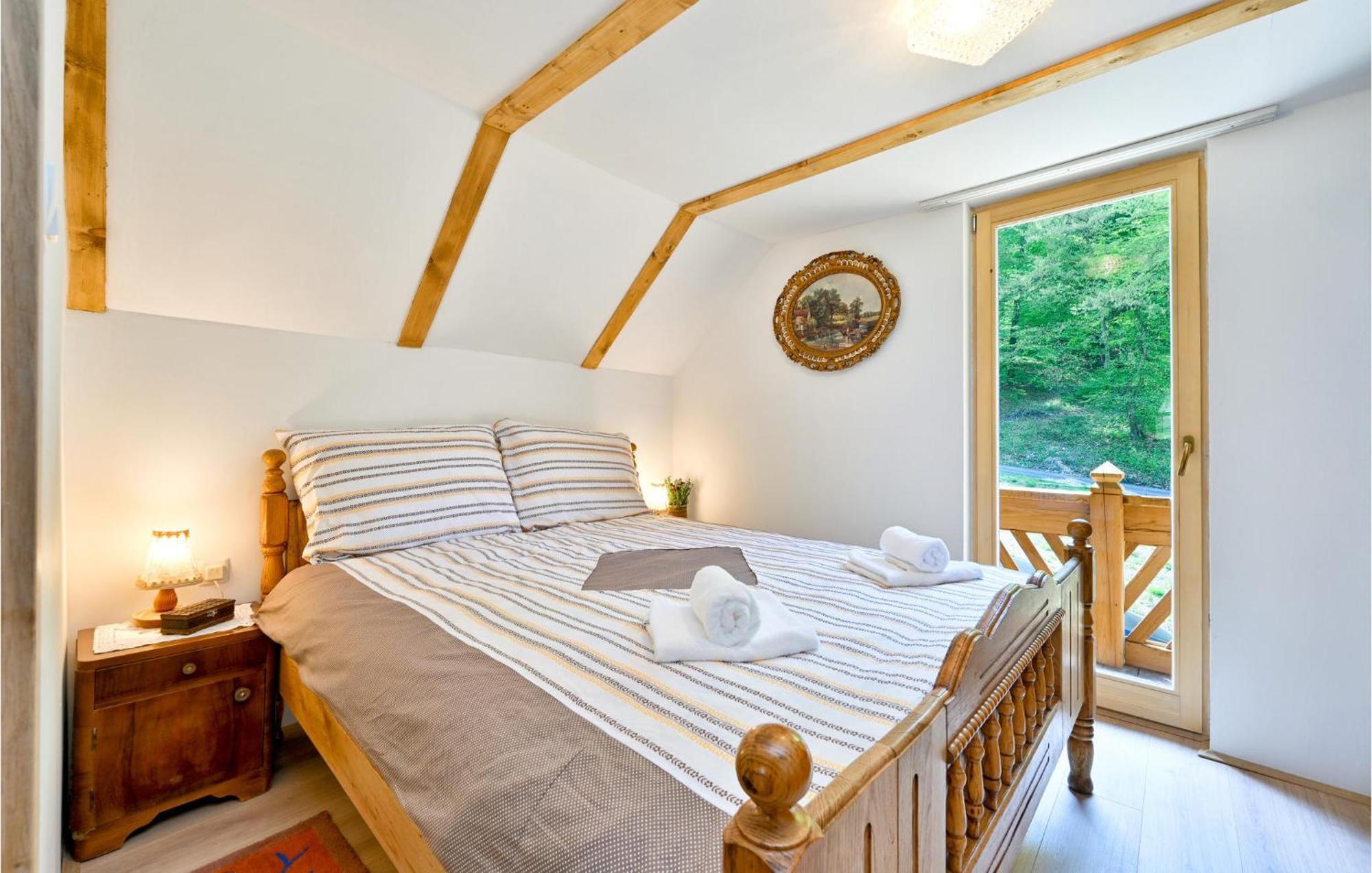 Pet Friendly Home In Varazdin Breg With Jacuzzi Экстерьер фото