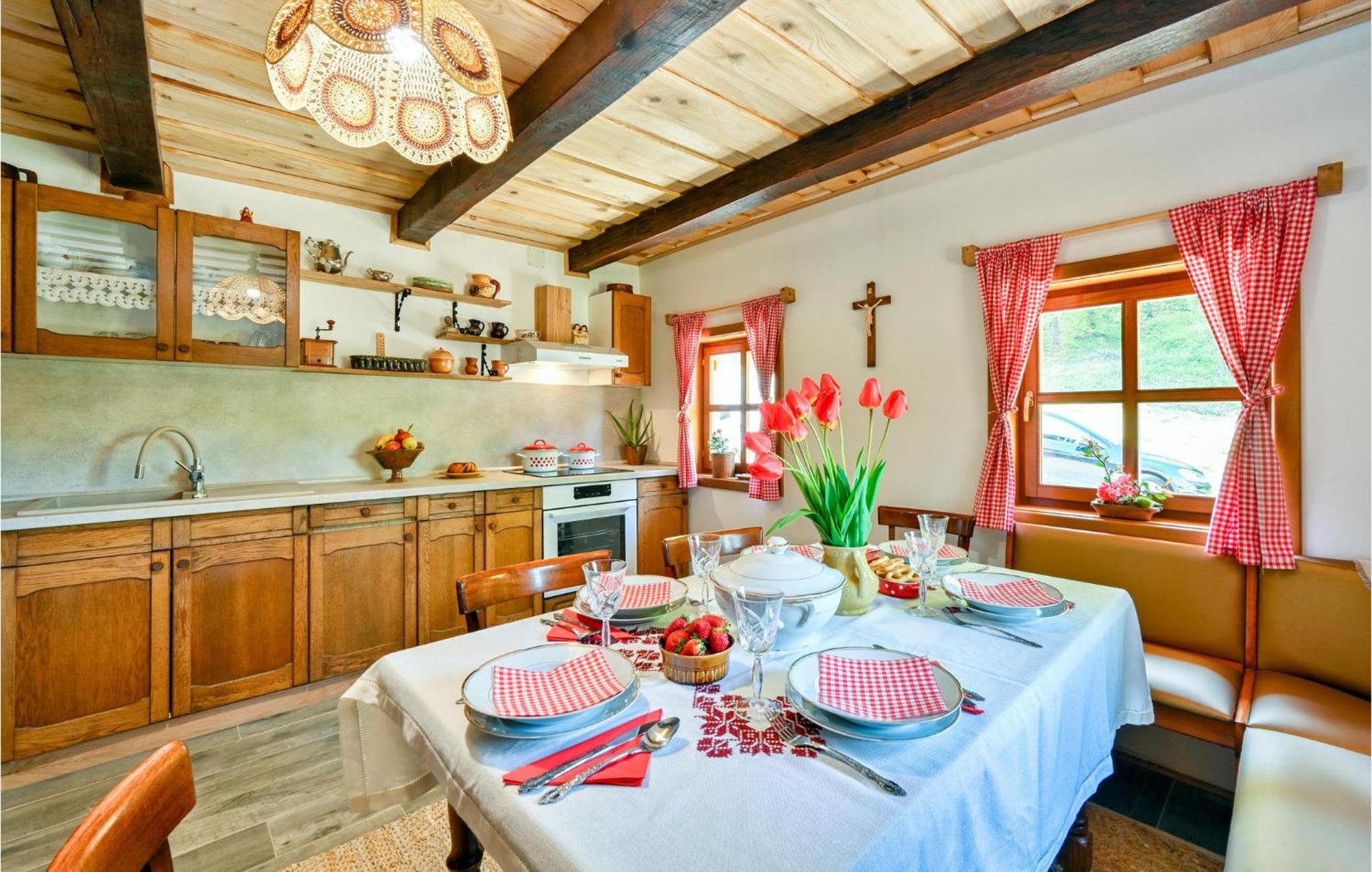 Pet Friendly Home In Varazdin Breg With Jacuzzi Экстерьер фото